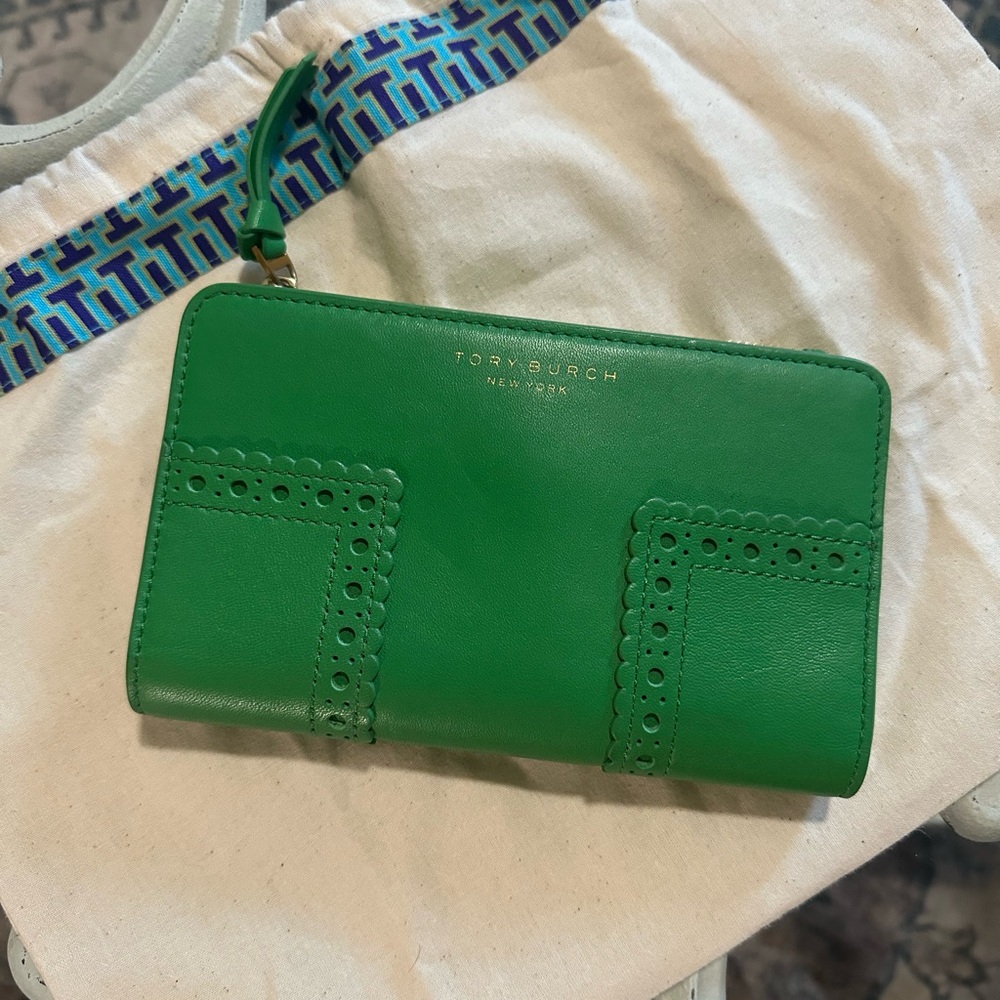 Tory Burch Green Bifold Wallet with Brogue Detailing